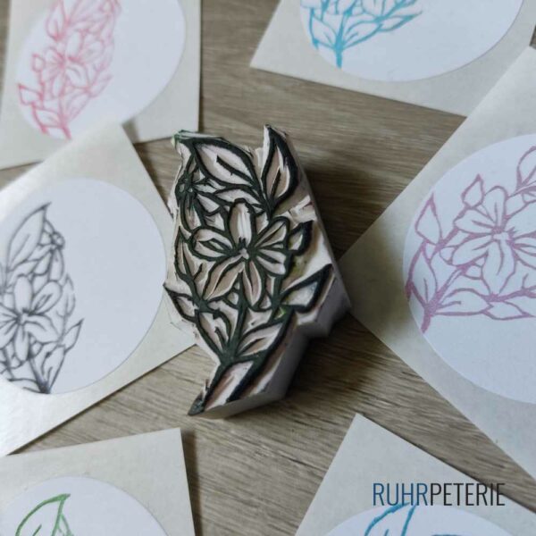 runde-florale-aufkleber-hochdruck-von-papeterie-online-shop